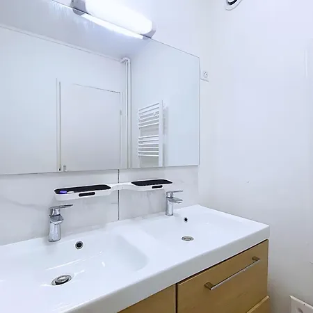 Apartment Charming Flat Place Des Fetes *