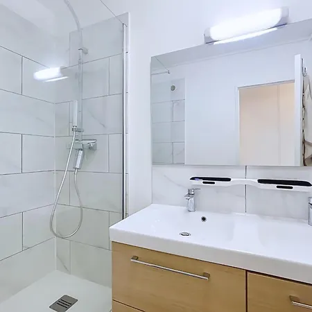 Apartment Charming Flat Place Des Fetes